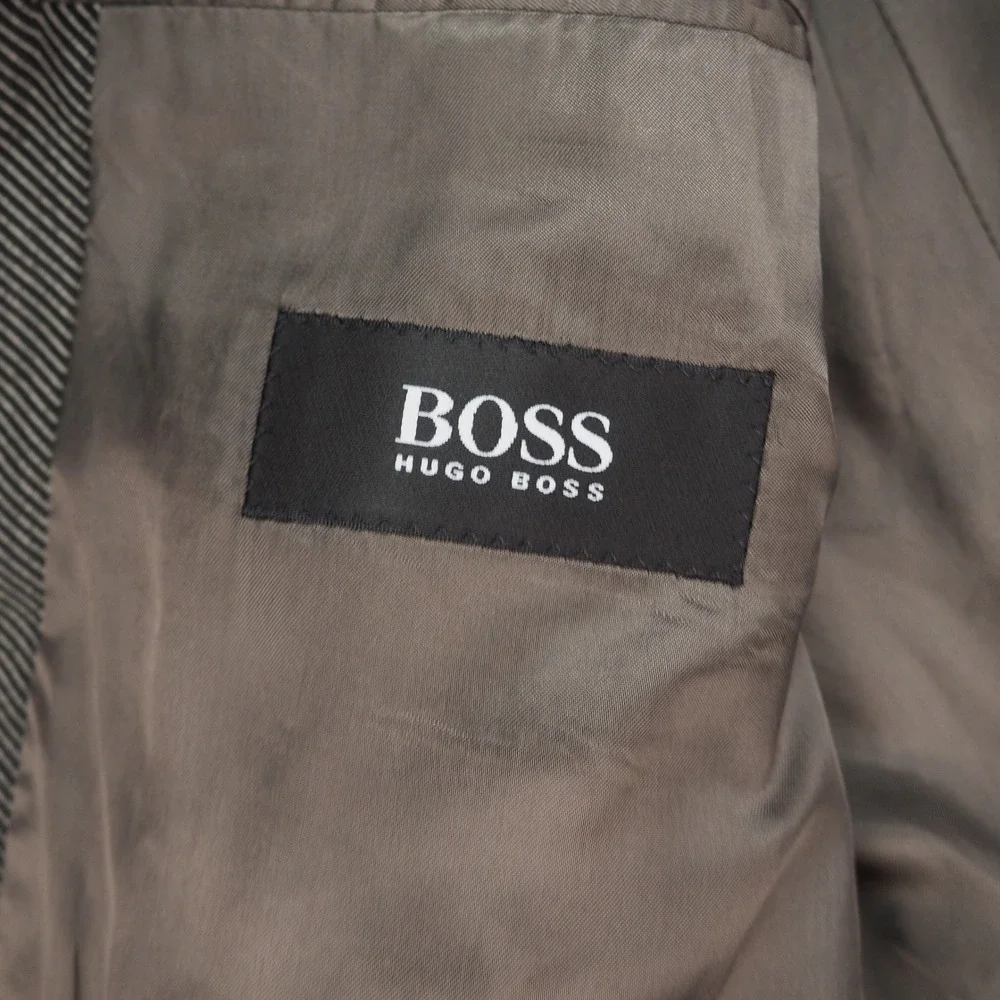 Hugo Boss keywords dark